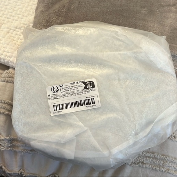 Tequila glittery cross body w/ chain strap. NWT
7.5” wide 9” tall. - Picture 5 of 5